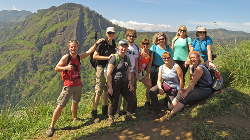 Wandern mit Rucksack und kundiger Reiseleitung Wandern mit Rucksack und kundiger Reiseleitung