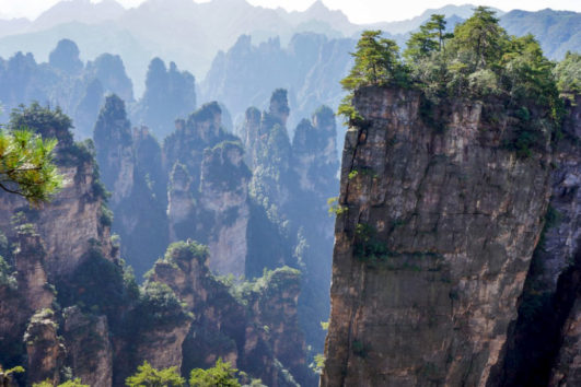 CHINA: Malerische Berge und aufregende Metropolen